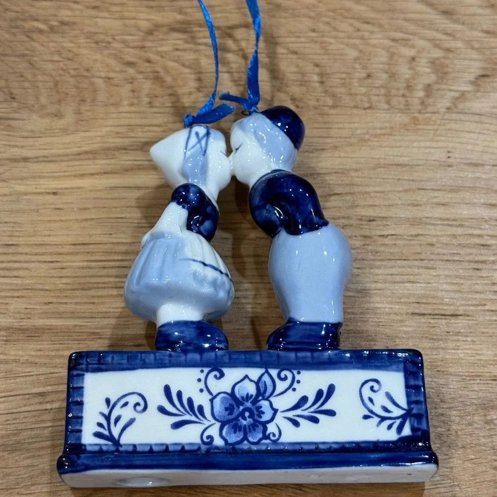 Delft Blue Kissing Dutch Boy and Girl Ceramic Ornament Blue White Porcelain